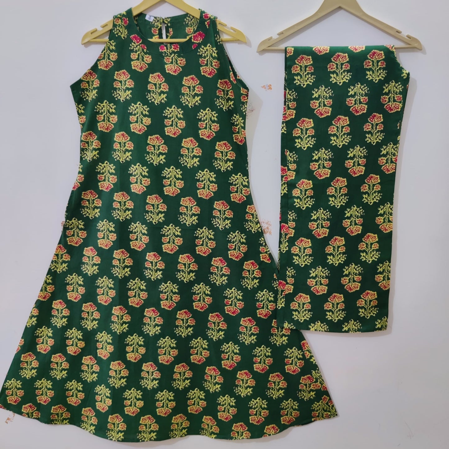 Forest Green Floral Print Sleeveless Kurta & Palazzo Co-ord Set