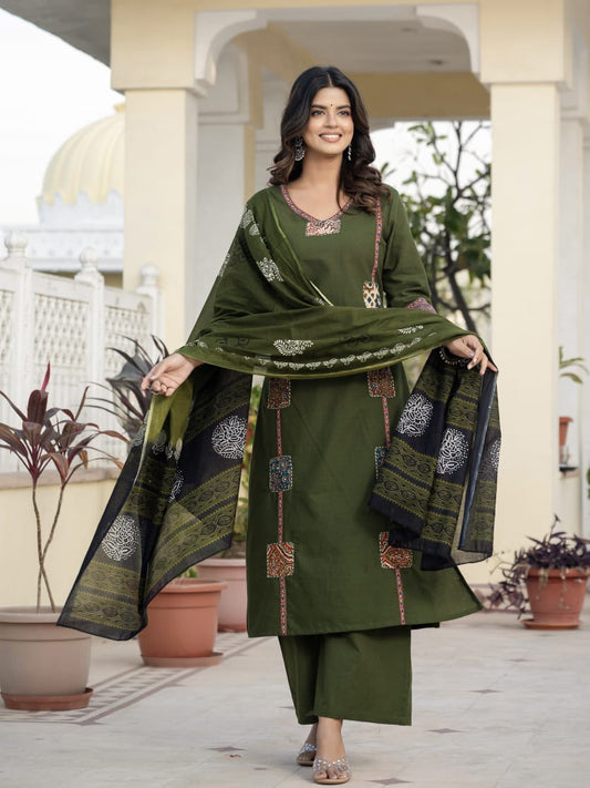 Drak Green Ethnic Kurta Set with Black Printed Dupatta