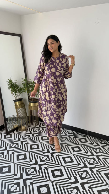 Women's lavender Floral Vine Print Kurta Pant Set with Lace Detail
