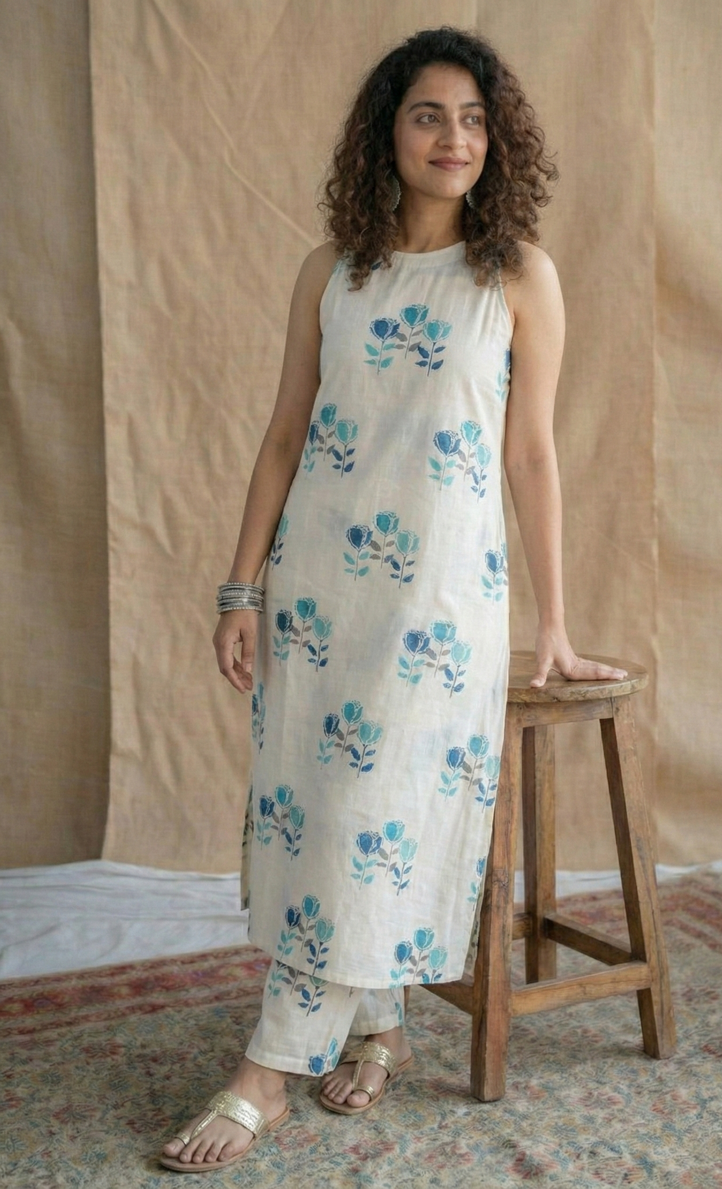 Elegant White & Blue Floral Block Print Sleeveless Kurta Set