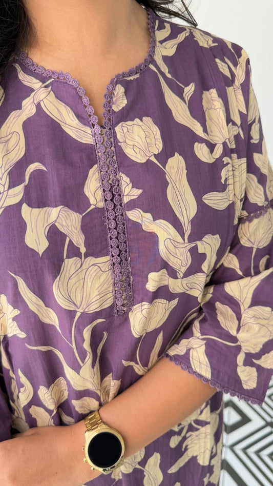 Women's lavender Floral Vine Print Kurta Pant Set with Lace Detail