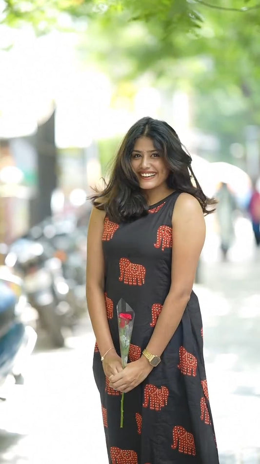 Heritage Parade: Black Sleeveless Kurta Set with Red Elephant Motifs