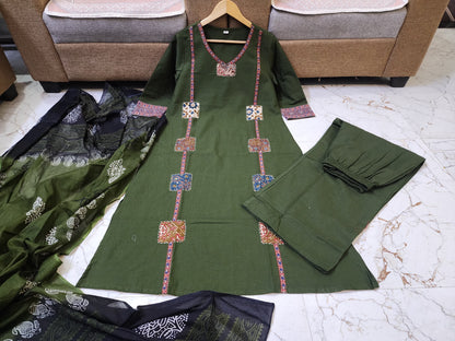 Drak Green Ethnic Kurta Set with Black Printed Dupatta