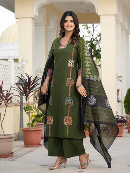 Drak Green Ethnic Kurta Set with Black Printed Dupatta