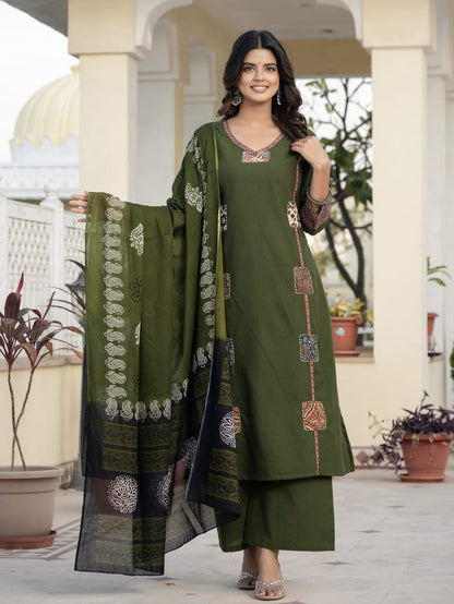Drak Green Ethnic Kurta Set with Black Printed Dupatta
