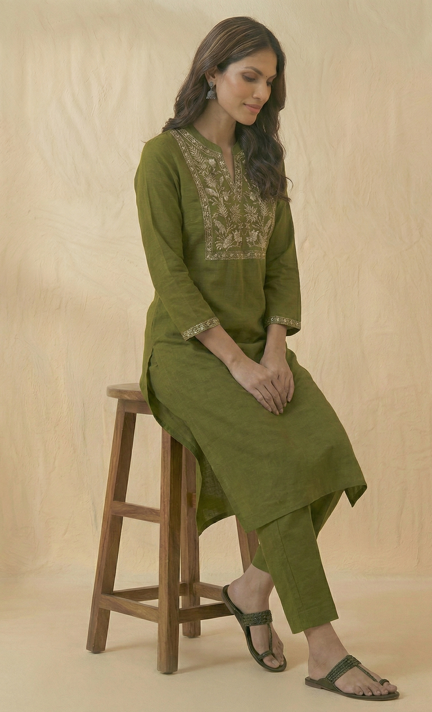 Chic Olive Textured Cotton Blend Kurta Set with Zari Embroidery