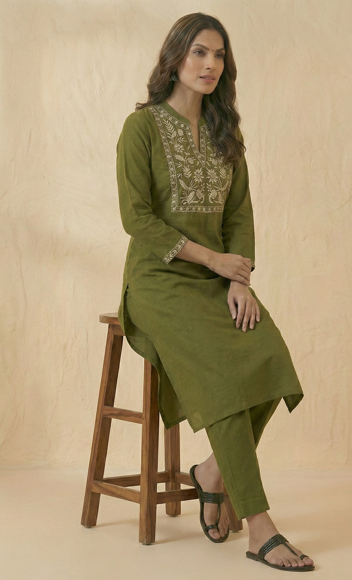 Chic Olive Textured Cotton Blend Kurta Set with Zari Embroidery