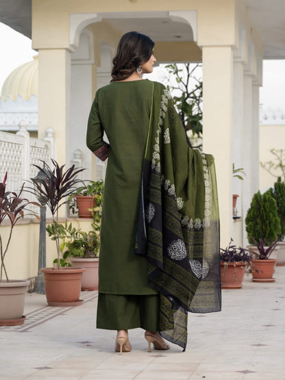 Drak Green Ethnic Kurta Set with Black Printed Dupatta