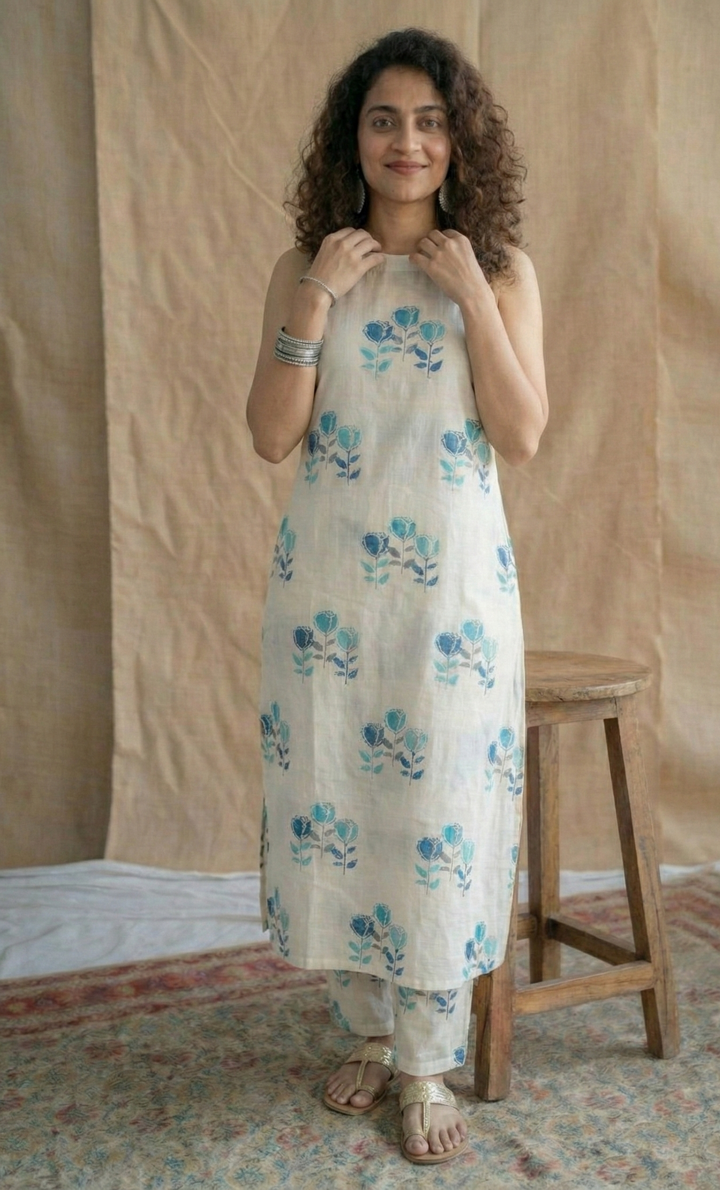 Elegant White & Blue Floral Block Print Sleeveless Kurta Set